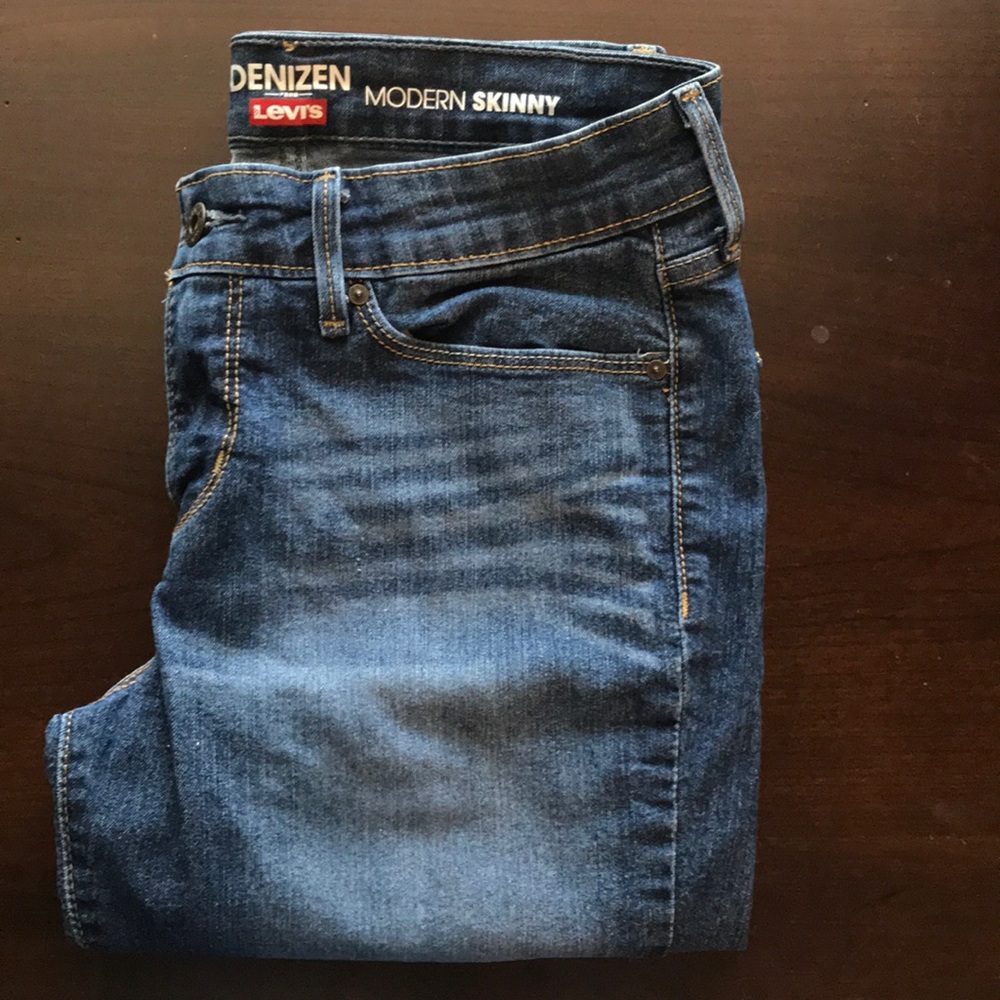 Dark wash skinny jeans